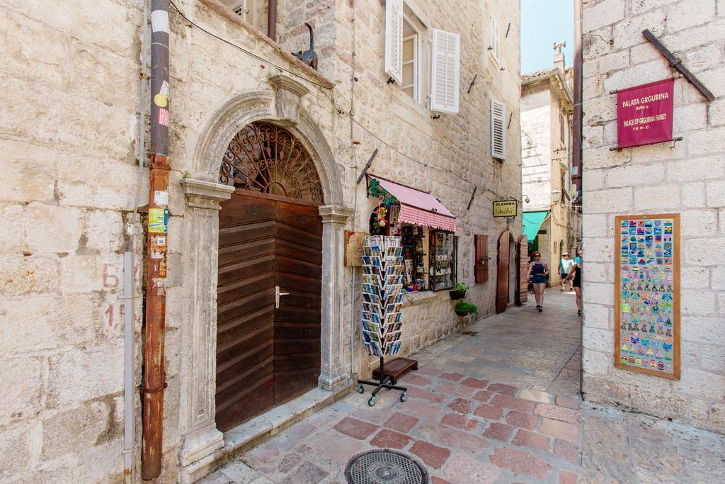 Old Town Museum Square Apartment Kotor Dış mekan fotoğraf